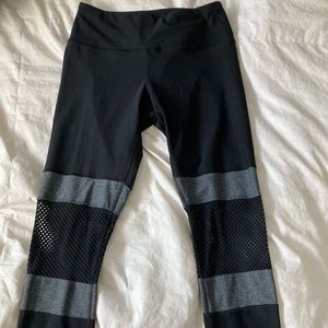 Comfy leggings with fishnet section, grey stripes